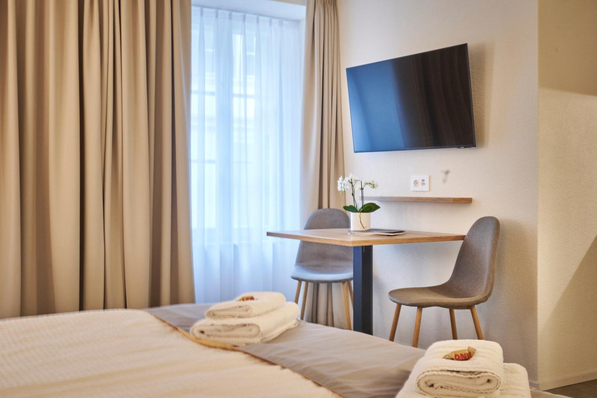 Aparthotel Krone - Self Check-In Unterseen Экстерьер фото