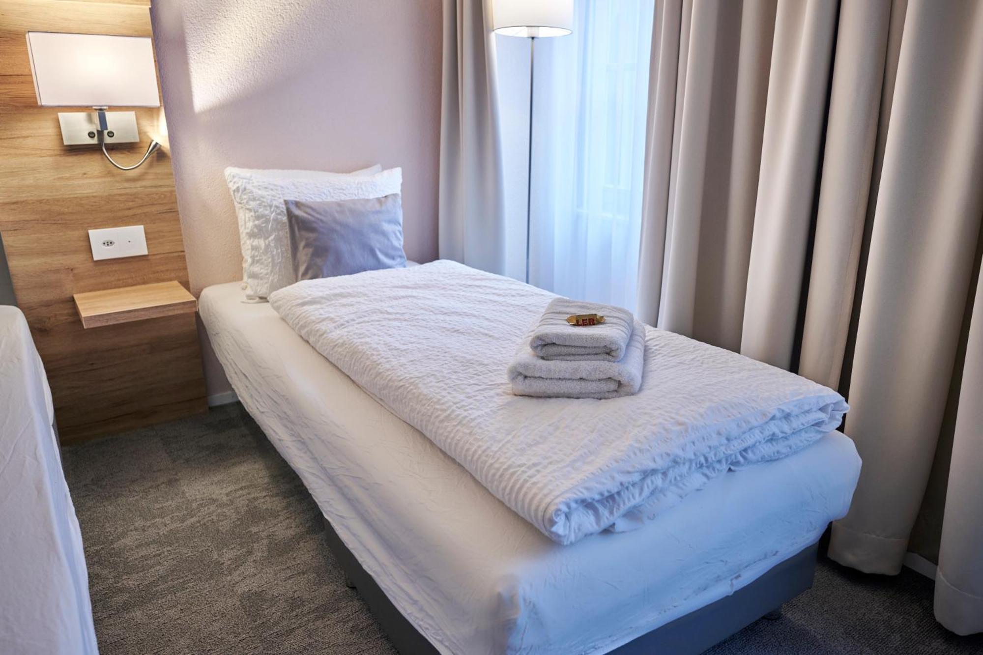 Aparthotel Krone - Self Check-In Unterseen Экстерьер фото