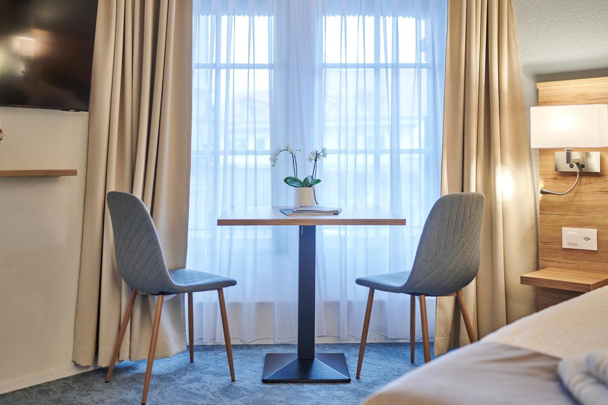 Aparthotel Krone - Self Check-In Unterseen Экстерьер фото